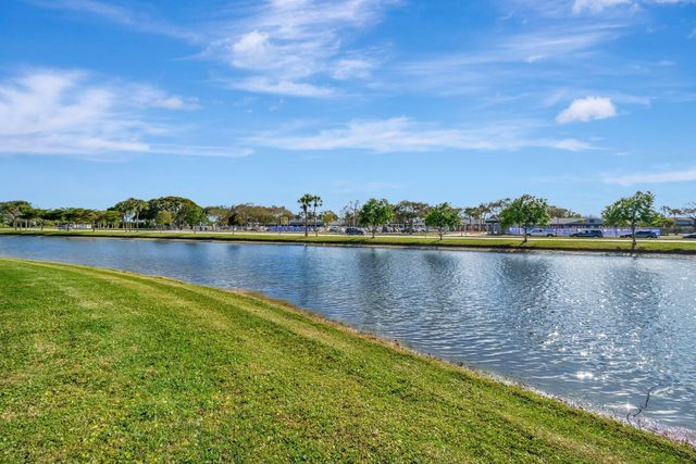 8240 Waterline Drive, Boynton Beach, FL 33472