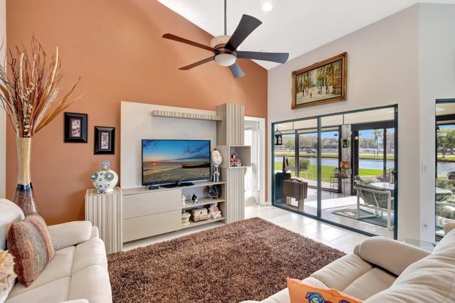 8240 Waterline Drive, Boynton Beach, FL 33472