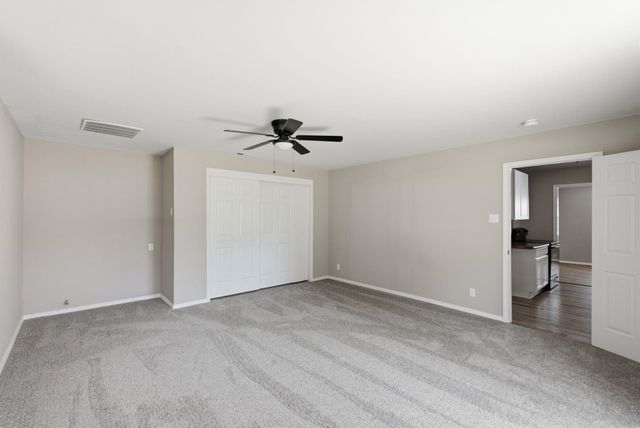 4949 S Cedardale Ave, Wichita, KS 67216