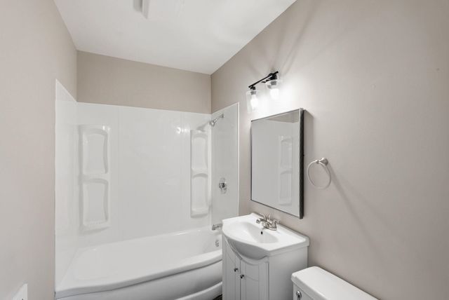 4949 S Cedardale Ave, Wichita, KS 67216
