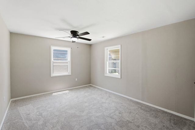 4949 S Cedardale Ave, Wichita, KS 67216
