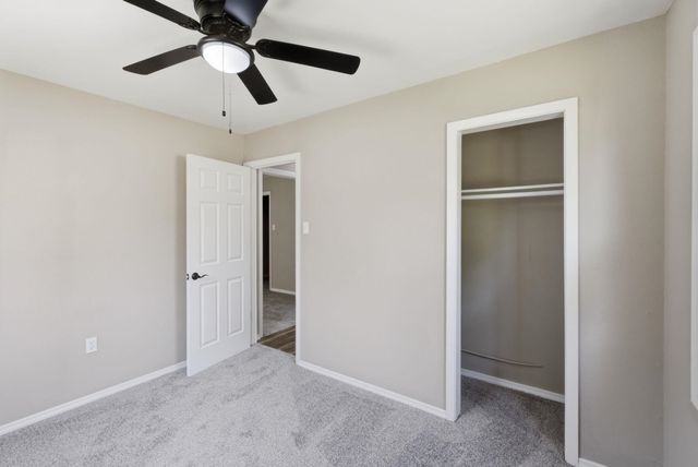4949 S Cedardale Ave, Wichita, KS 67216