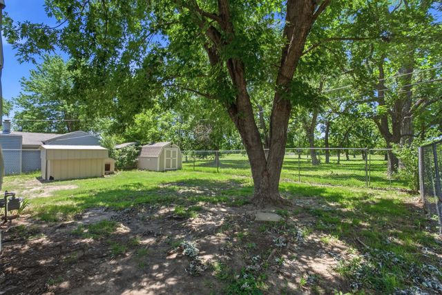 4949 S Cedardale Ave, Wichita, KS 67216