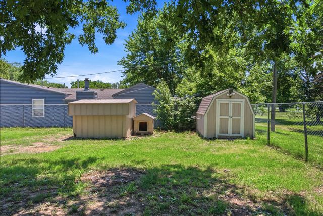 4949 S Cedardale Ave, Wichita, KS 67216