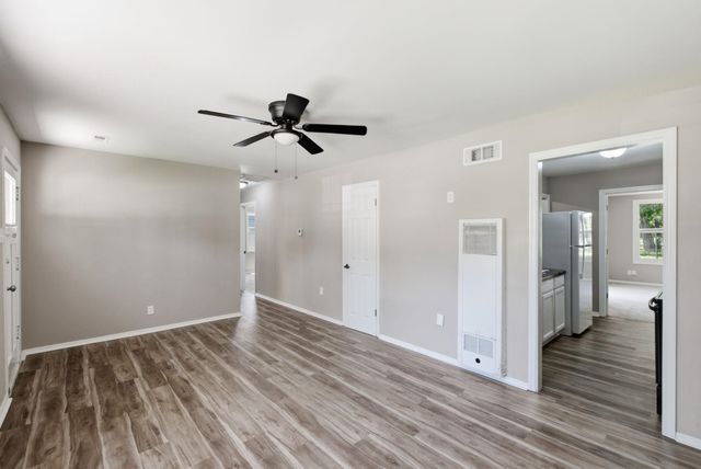 4949 S Cedardale Ave, Wichita, KS 67216