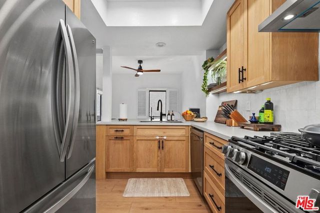 1133 9th Street 202, Santa Monica, CA 90403