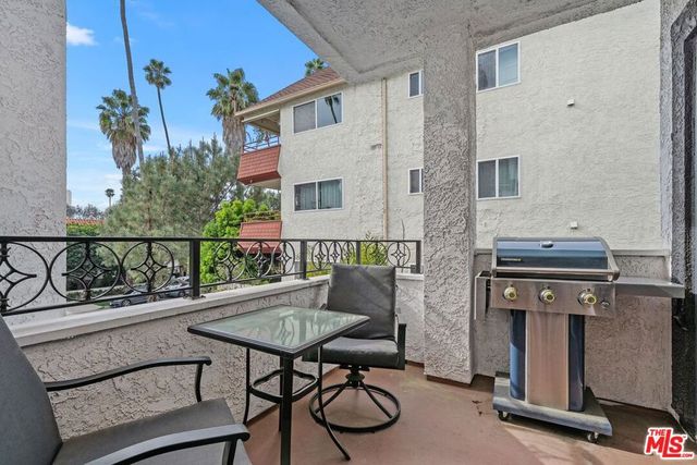 1133 9th Street 202, Santa Monica, CA 90403