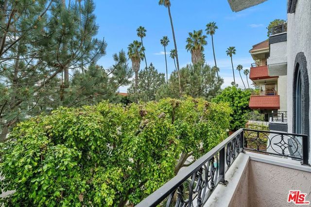 1133 9th Street 202, Santa Monica, CA 90403