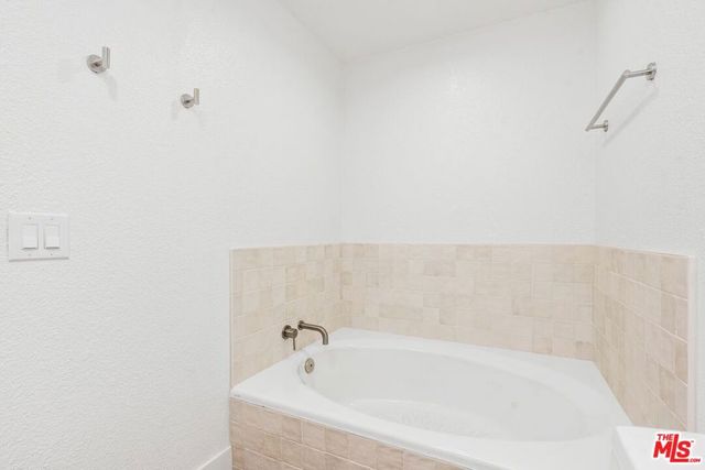 1133 9th Street 202, Santa Monica, CA 90403