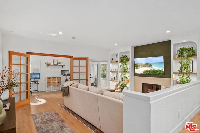 1133 9th Street 202, Santa Monica, CA 90403