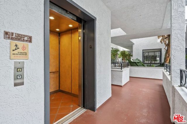 1133 9th Street 202, Santa Monica, CA 90403