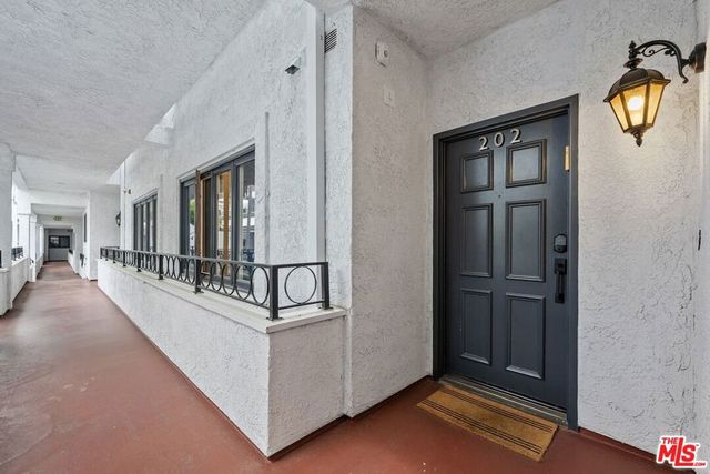 1133 9th Street 202, Santa Monica, CA 90403