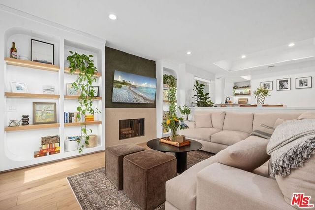 1133 9th Street 202, Santa Monica, CA 90403