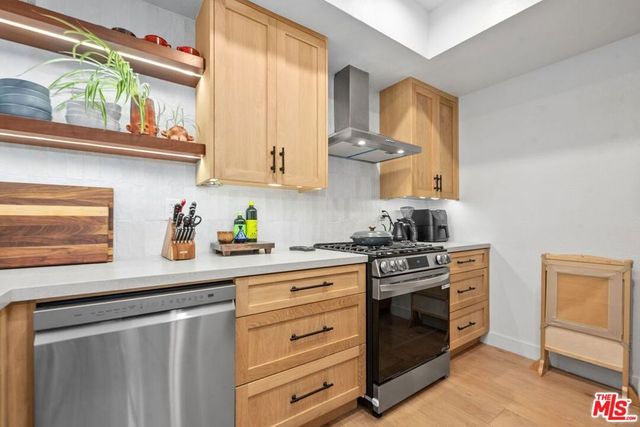 1133 9th Street 202, Santa Monica, CA 90403