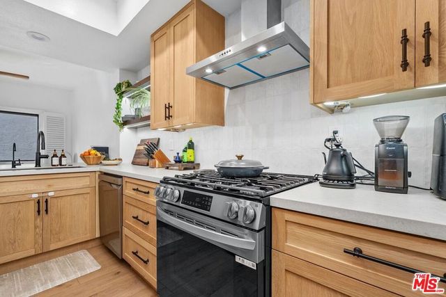 1133 9th Street 202, Santa Monica, CA 90403