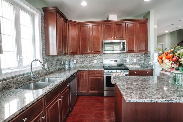 15 Locust Lane 15, Hopkinton, MA 01748