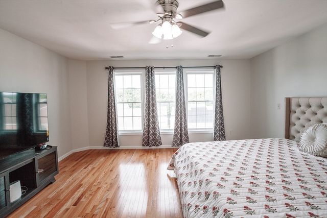 15 Locust Lane 15, Hopkinton, MA 01748