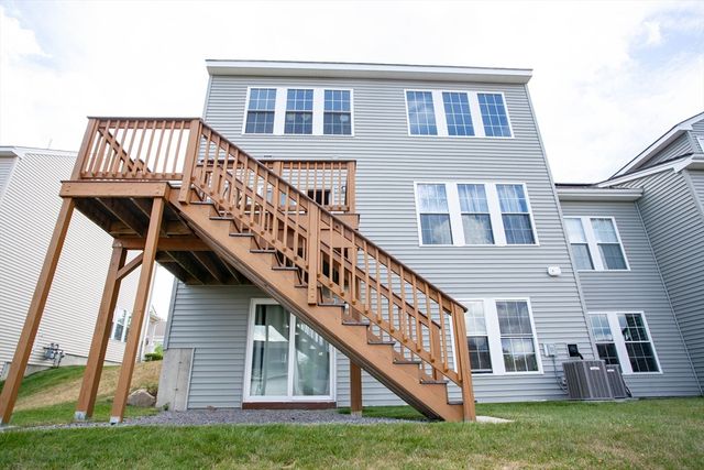 15 Locust Lane 15, Hopkinton, MA 01748