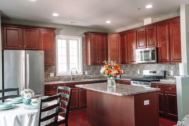 15 Locust Lane 15, Hopkinton, MA 01748