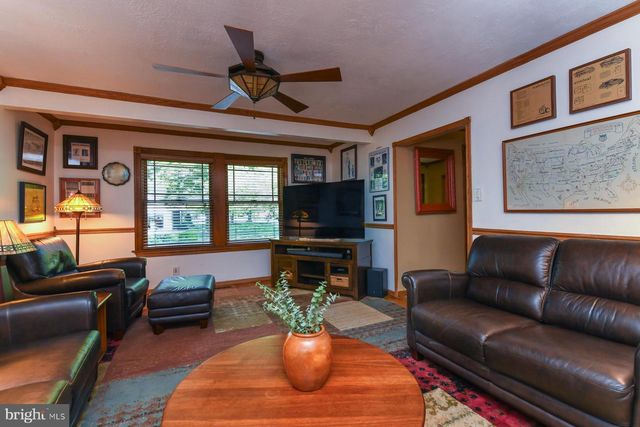 404 LENAPE TRL, Wenonah, NJ 08090