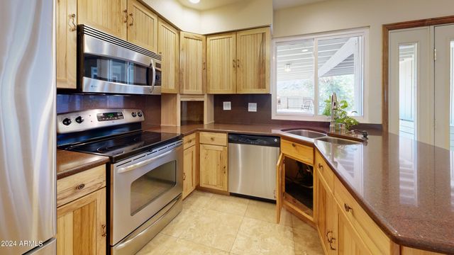 11020 S MANDAN Street, Phoenix, AZ 85044