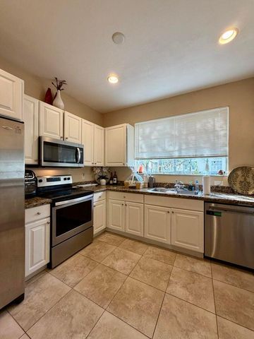 4520 Danson Way, Delray Beach, FL 33445