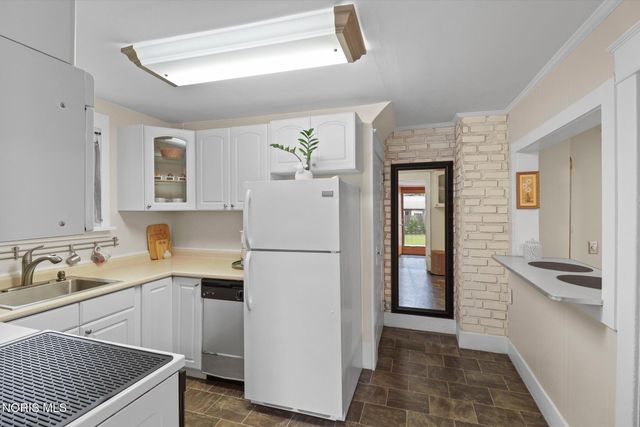 320 S Summit Street, Bowling Green, OH 43402