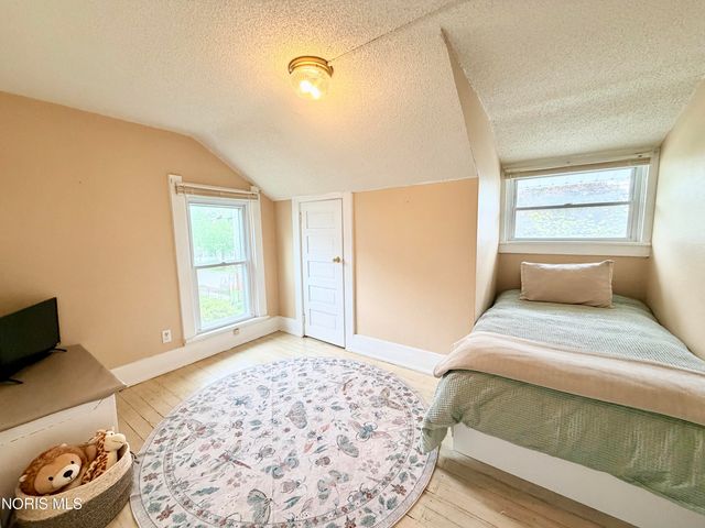 320 S Summit Street, Bowling Green, OH 43402