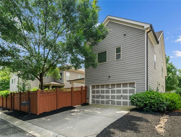 719 Park Manor Drive SE, Smyrna, GA 30082