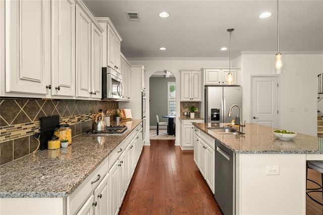 719 Park Manor Drive SE, Smyrna, GA 30082