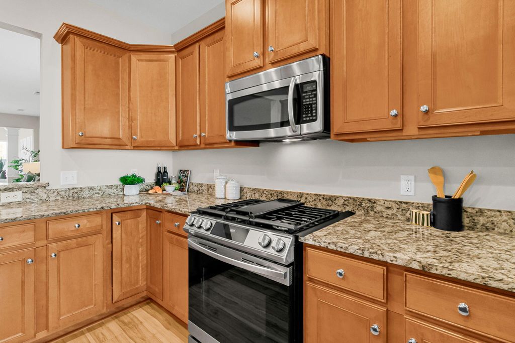 Image 10 of property listing at 406 Waterlily Way, Summerville, SC 29486