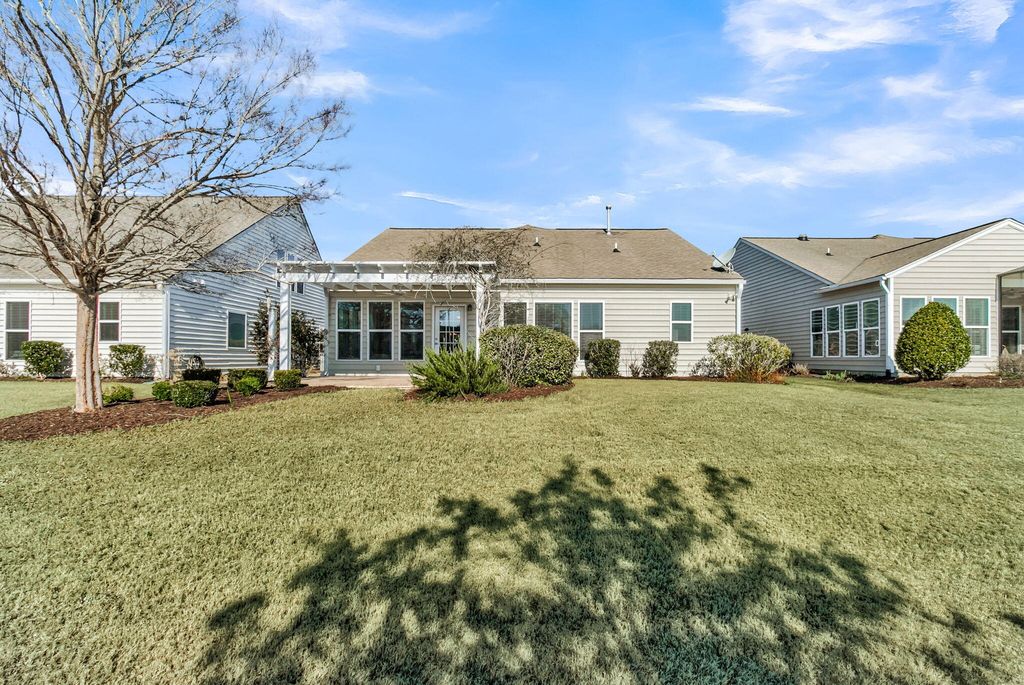 Image 27 of property listing at 406 Waterlily Way, Summerville, SC 29486