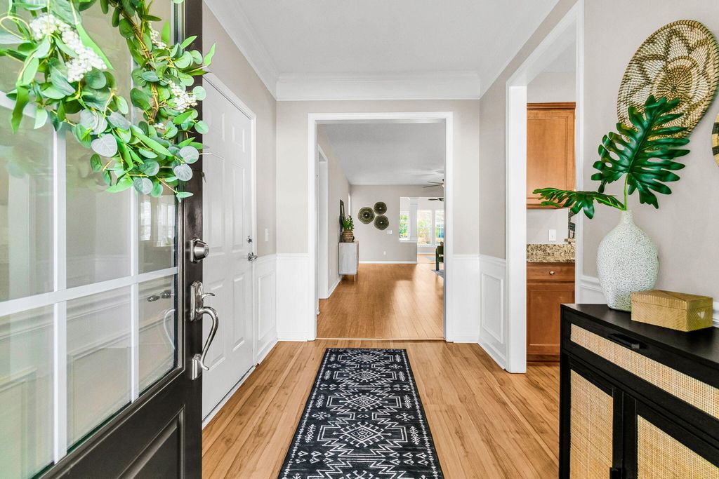 Image 6 of property listing at 406 Waterlily Way, Summerville, SC 29486