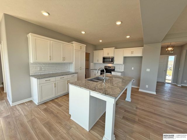 11515 S 117th Street, Papillion, NE 68046