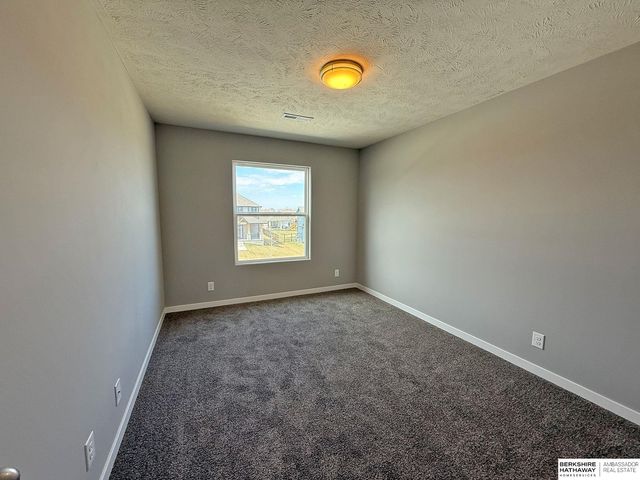 11515 S 117th Street, Papillion, NE 68046