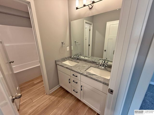 11515 S 117th Street, Papillion, NE 68046