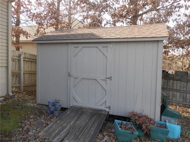 12 Cranfield Drive, Bella Vista, AR 72714