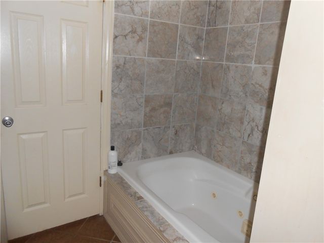 12 Cranfield Drive, Bella Vista, AR 72714