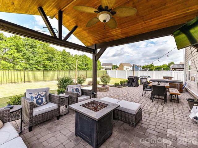 1033 Blue Stream Lane, Indian Trail, NC 28079