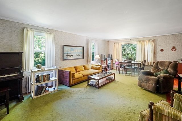 74 River Road, Sturbridge, MA 01566