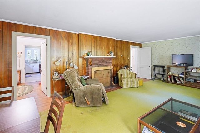 74 River Road, Sturbridge, MA 01566