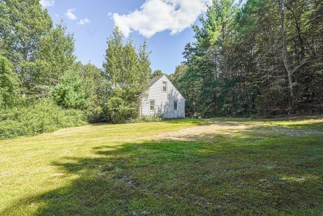 74 River Road, Sturbridge, MA 01566