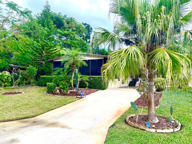 8011 SE Homestead Avenue, Hobe Sound, FL 33455