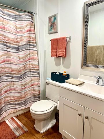 8011 SE Homestead Avenue, Hobe Sound, FL 33455