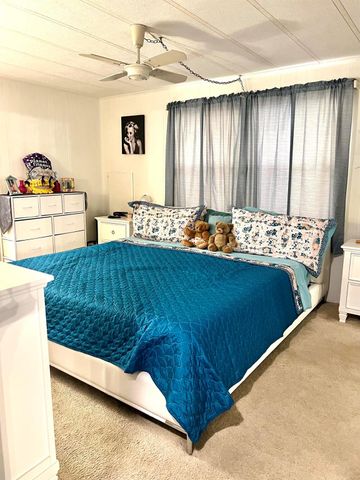 8011 SE Homestead Avenue, Hobe Sound, FL 33455