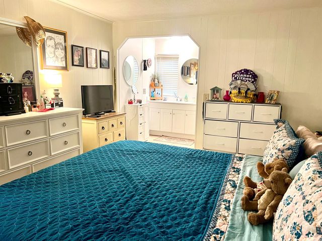 8011 SE Homestead Avenue, Hobe Sound, FL 33455