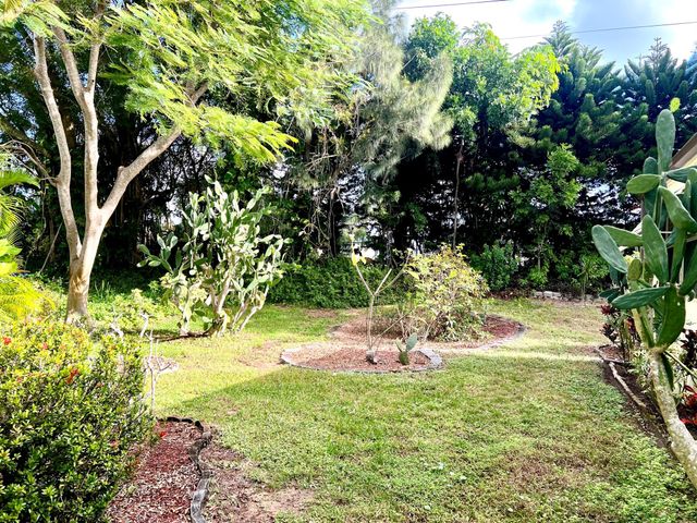 8011 SE Homestead Avenue, Hobe Sound, FL 33455