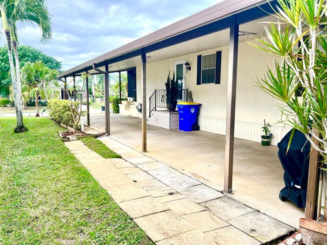 8011 SE Homestead Avenue, Hobe Sound, FL 33455