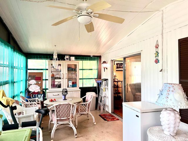 8011 SE Homestead Avenue, Hobe Sound, FL 33455