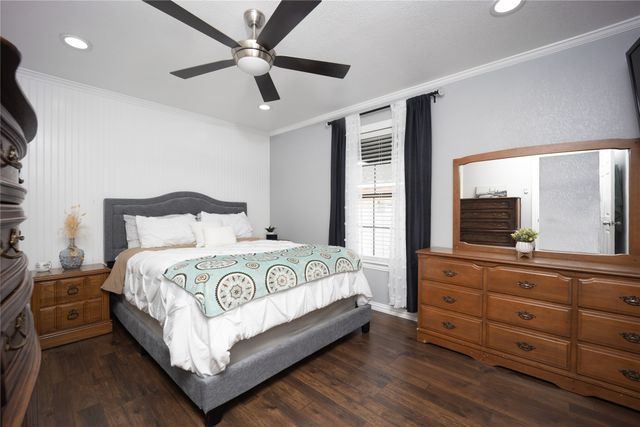 502 E Tyler Street, Ennis, TX 75119